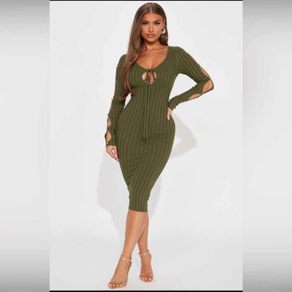 Sweater dress size (M).